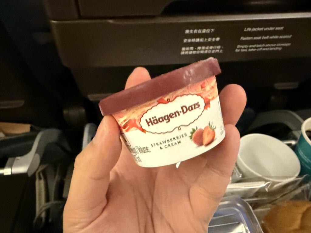 [CX 702] รีวิวสายการบิน Cathay Pacific เที่ยวบิน CX 702 กรุงเทพ ฮ่องกง 10