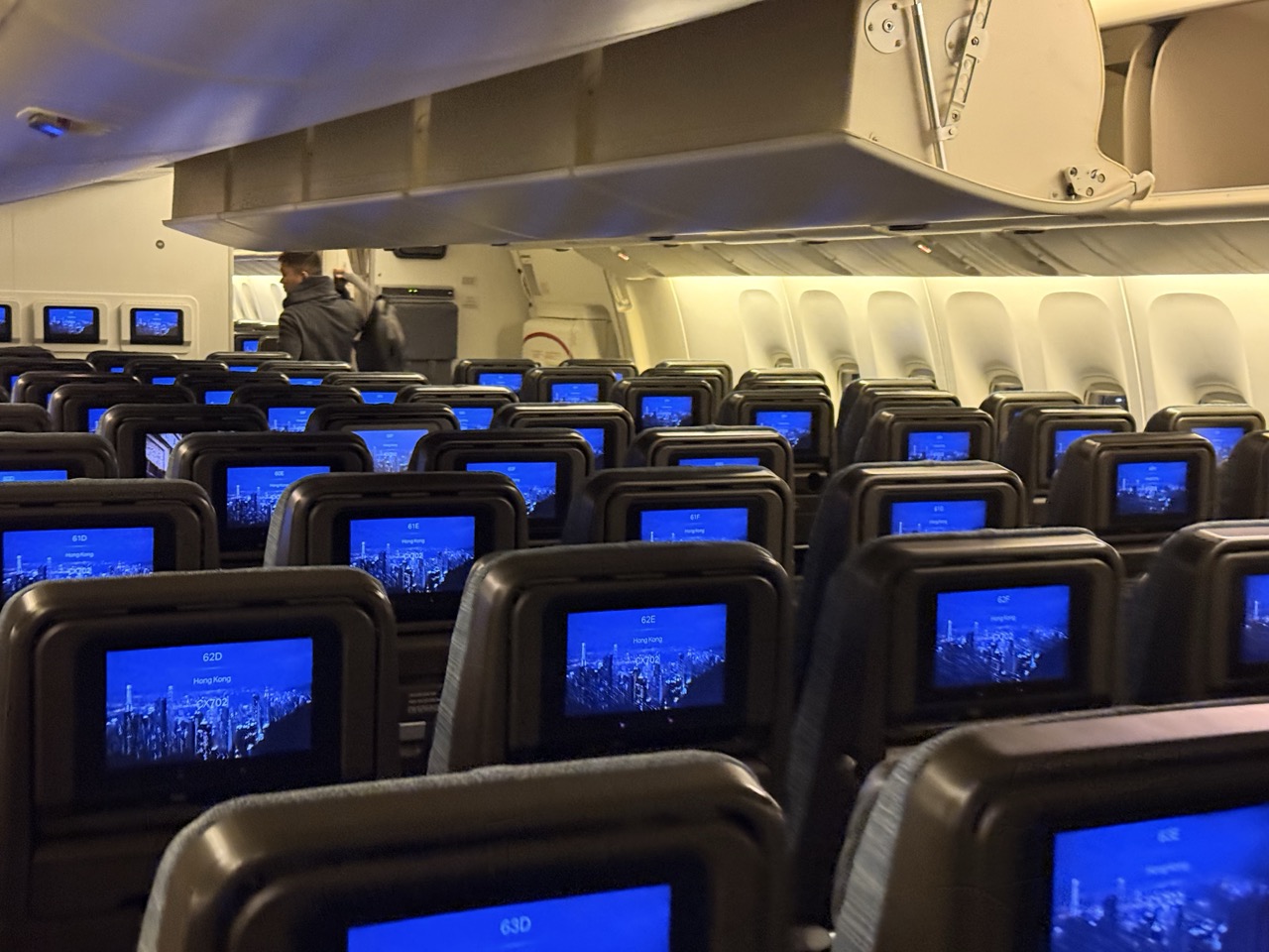 [CX 702] รีวิวสายการบิน Cathay Pacific เที่ยวบิน CX 702 กรุงเทพ ฮ่องกง 16