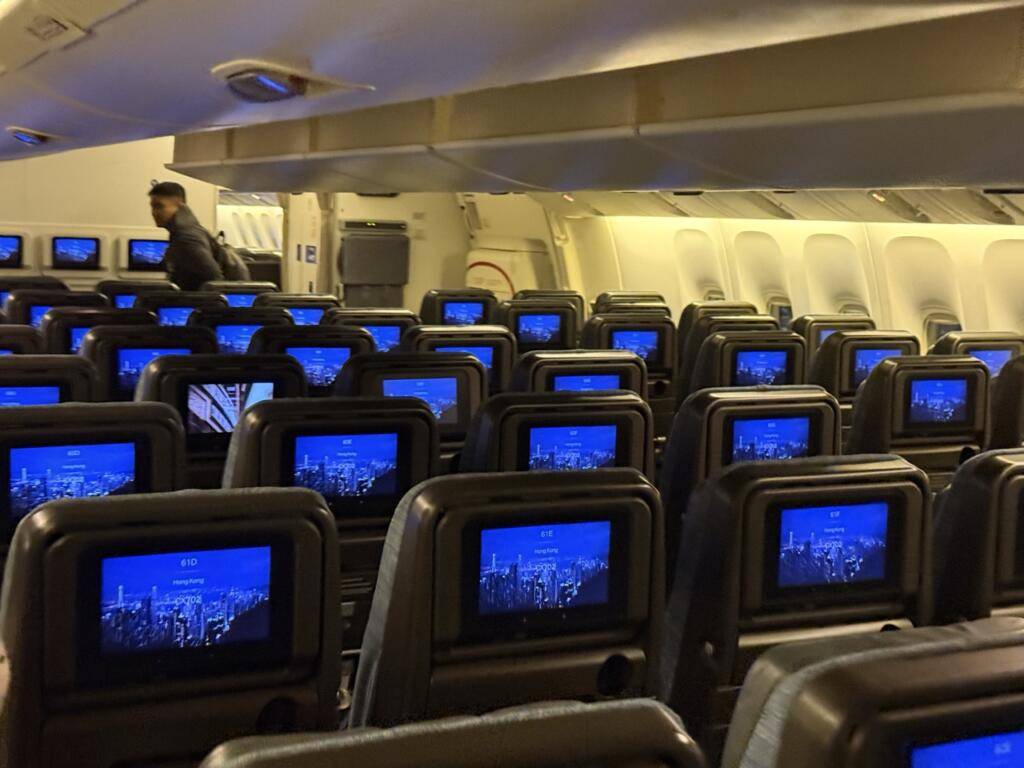 [CX 702] รีวิวสายการบิน Cathay Pacific เที่ยวบิน CX 702 กรุงเทพ ฮ่องกง 17