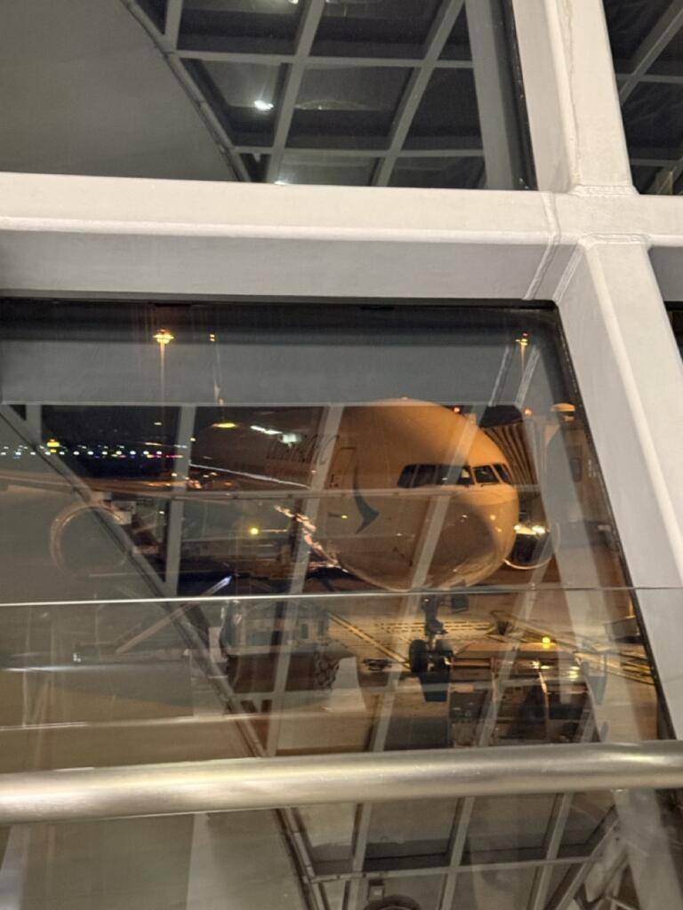 [CX 702] รีวิวสายการบิน Cathay Pacific เที่ยวบิน CX 702 กรุงเทพ ฮ่องกง 2