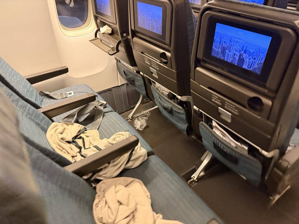 [CX 702] รีวิวสายการบิน Cathay Pacific เที่ยวบิน CX 702 กรุงเทพ ฮ่องกง 20
